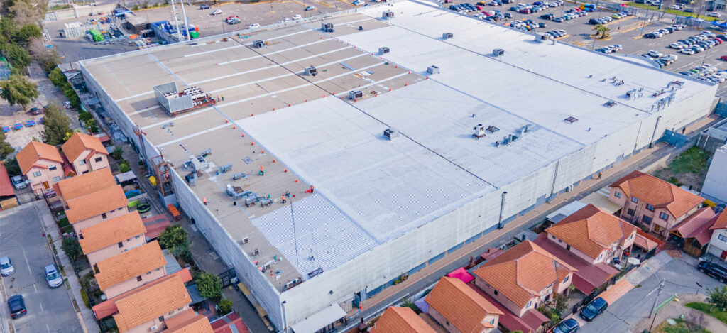 Cubierta industrial intervenida por Atakama Roofing en Quilicura